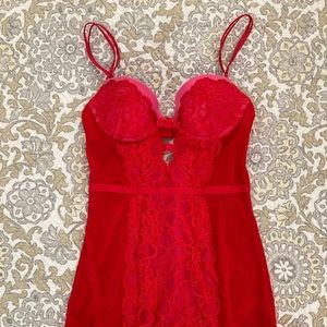 Red & Pink VS Bustier